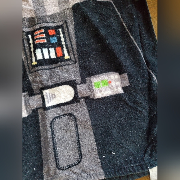 STAR WARS Darth Vader Toddler hooded towel - Picture 3 of 7